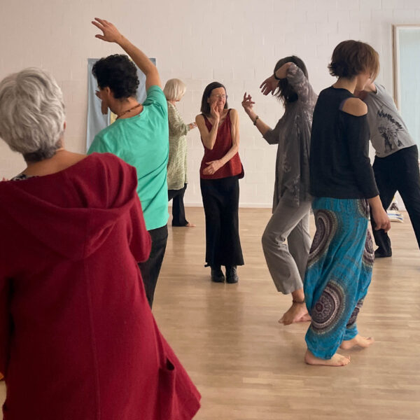 Cours Mensuel Movement Medicine avec Elena